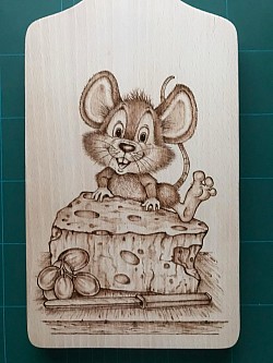 Mouse and cheese